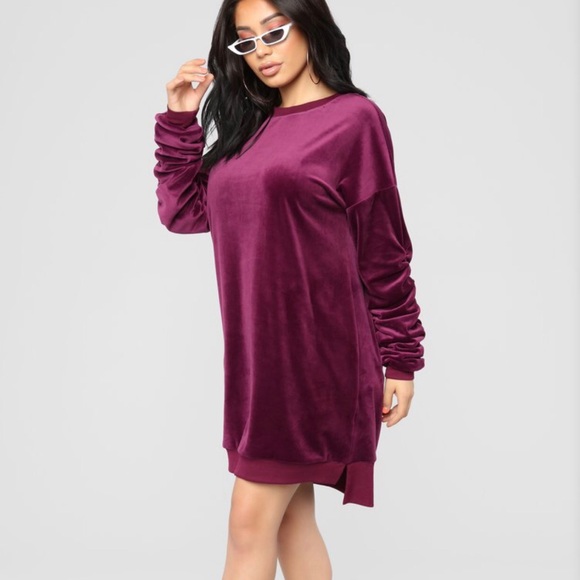 A dress - Picture 3 of 5